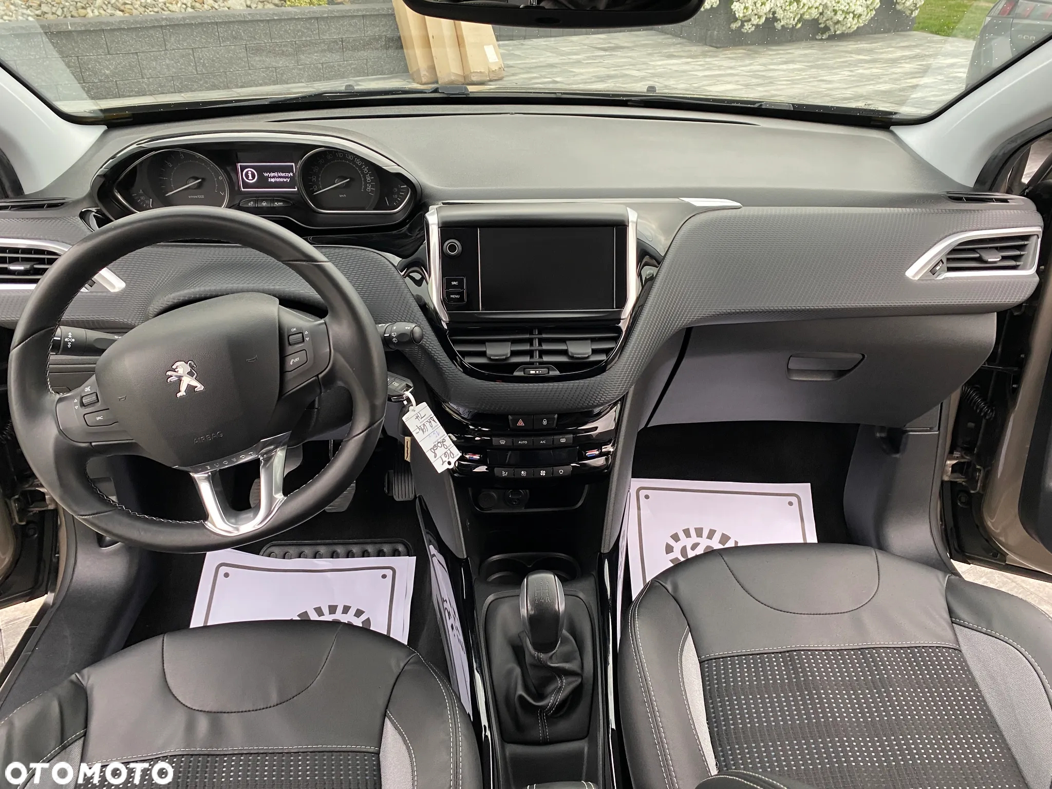 Peugeot 2008 1.2 Pure Tech Allure S&S - 20