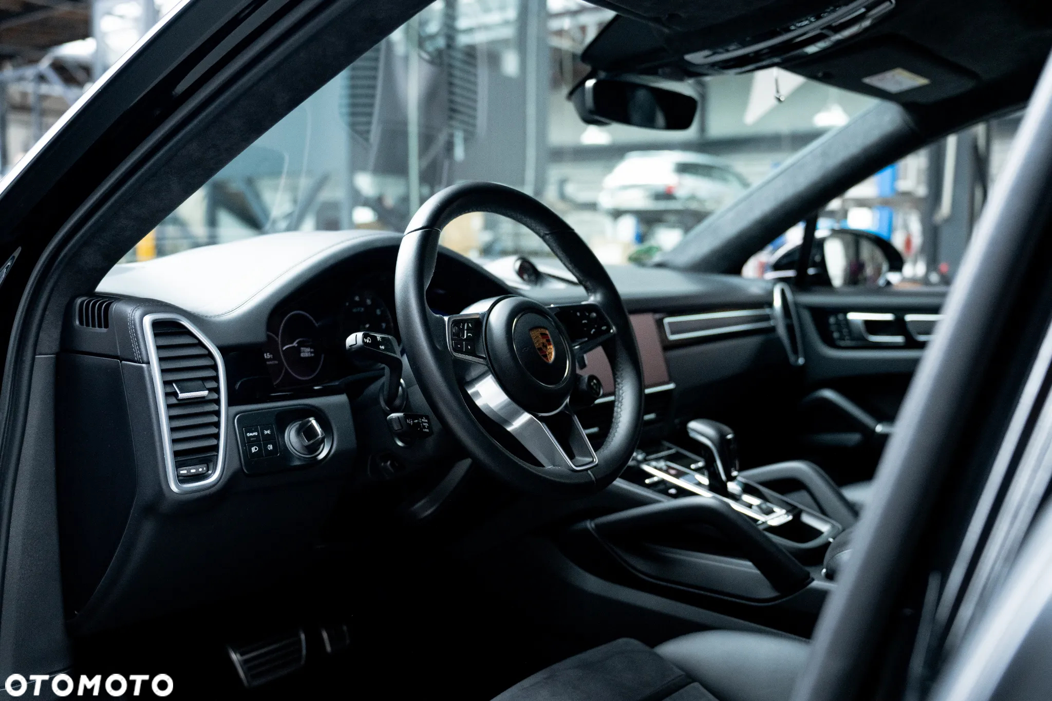 Porsche Cayenne Coupe GTS - 10