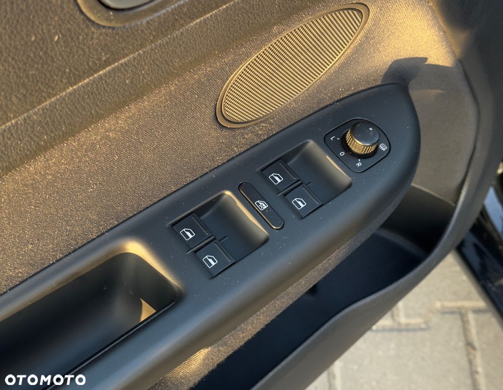 Volkswagen Golf Plus 1.6 TDI DPF BlueMotion Technology Trendline - 8