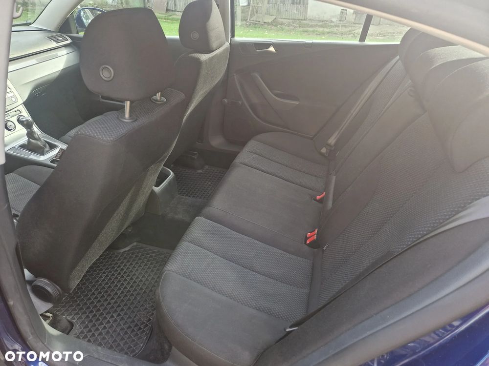 Volkswagen Passat - 6