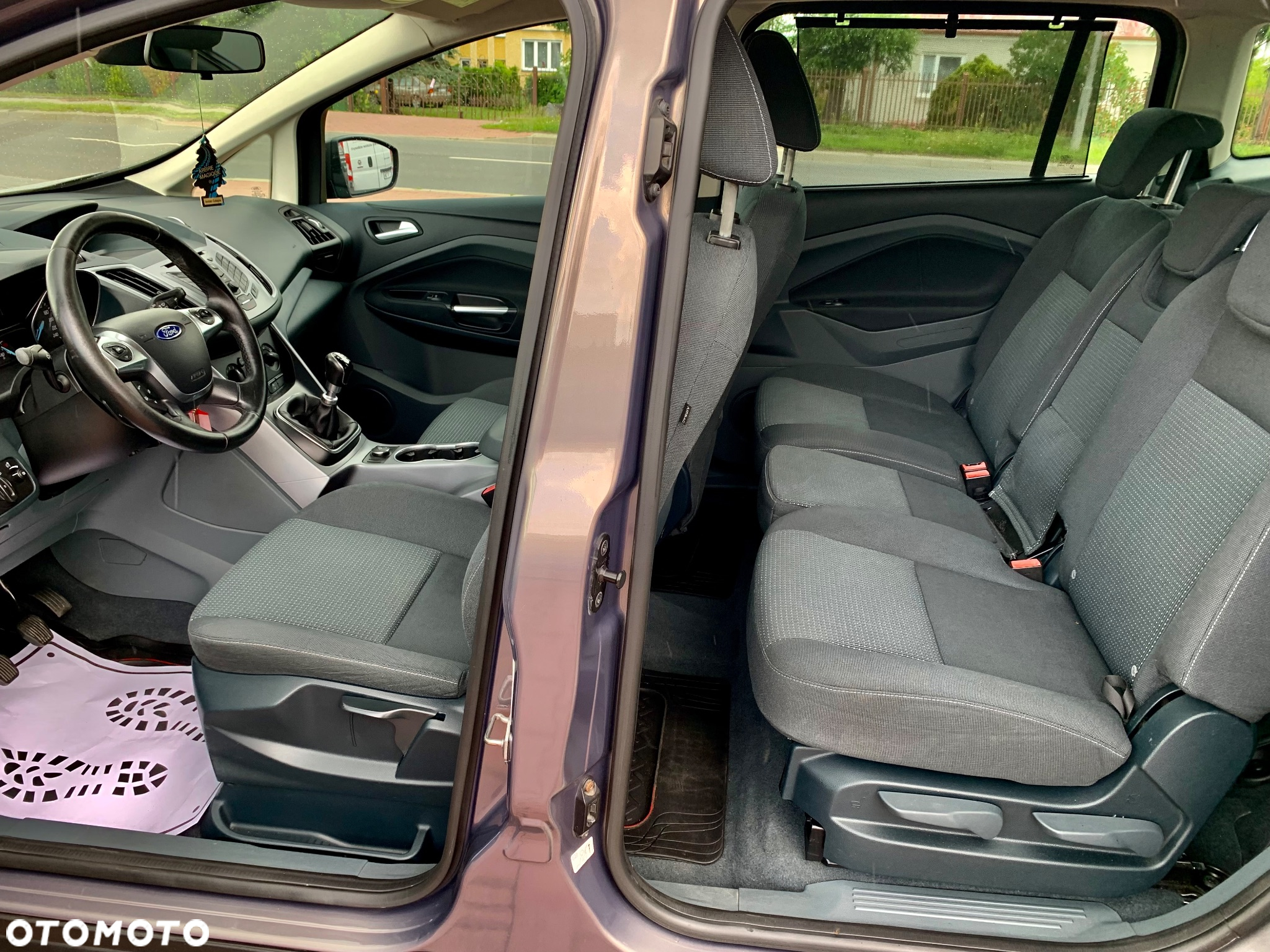 Ford Grand C-MAX - 28