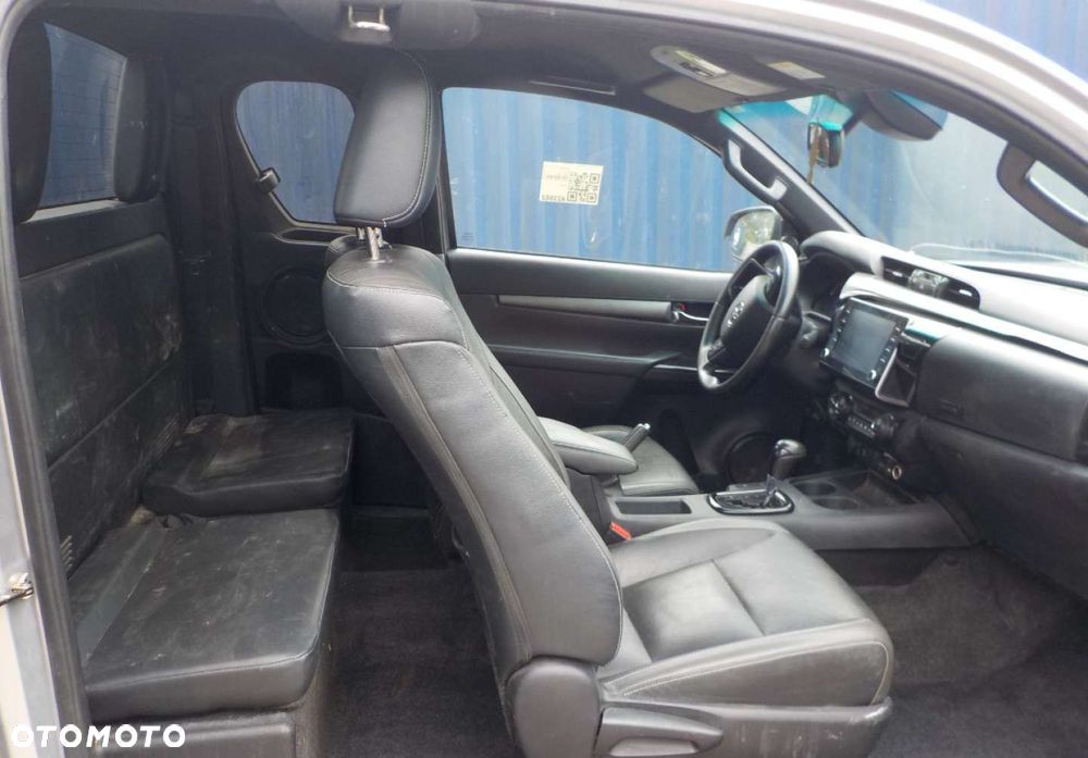 Toyota Hilux - 16