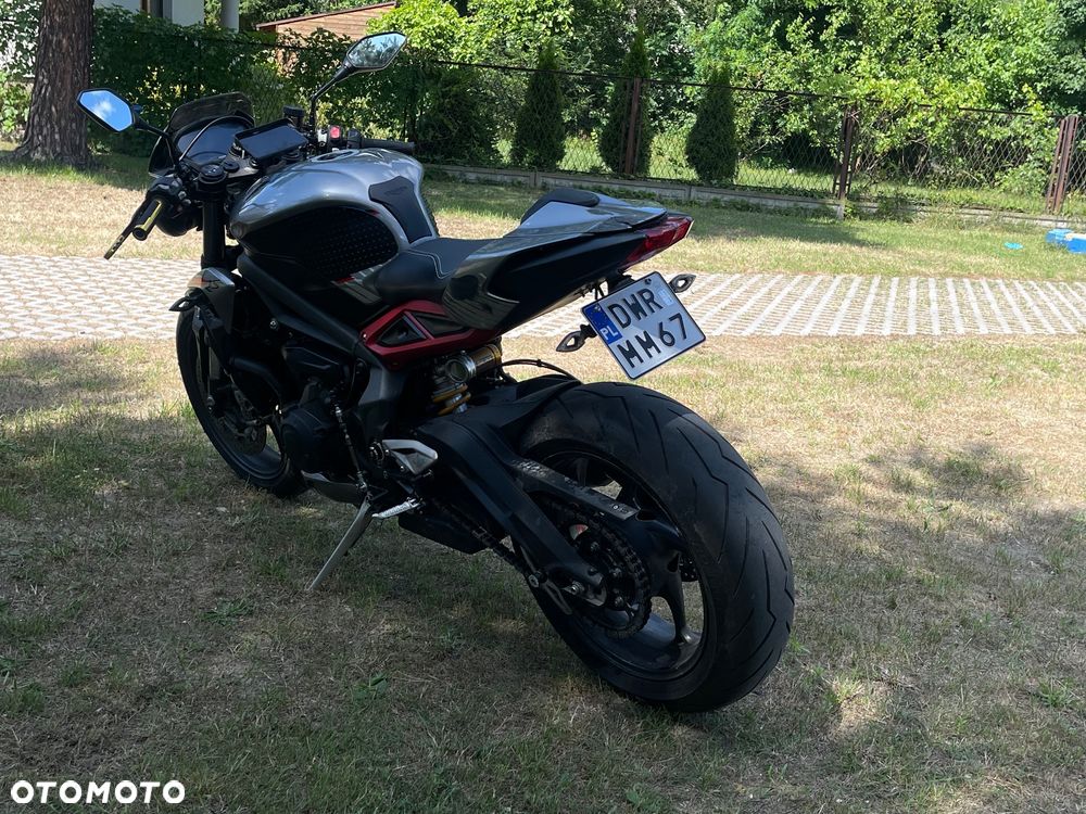 Triumph Street Triple - 9