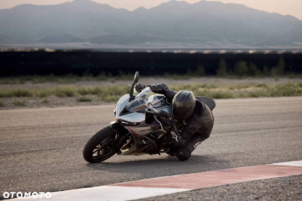 Triumph Daytona - 4