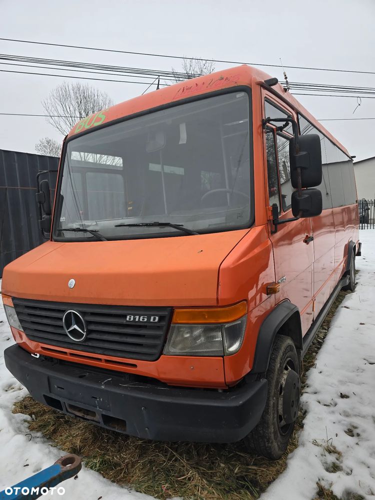 Mercedes-Benz 818 - 1