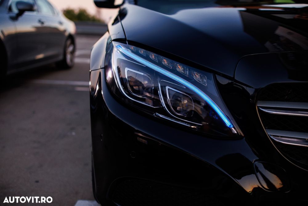 Mercedes-Benz C - 12