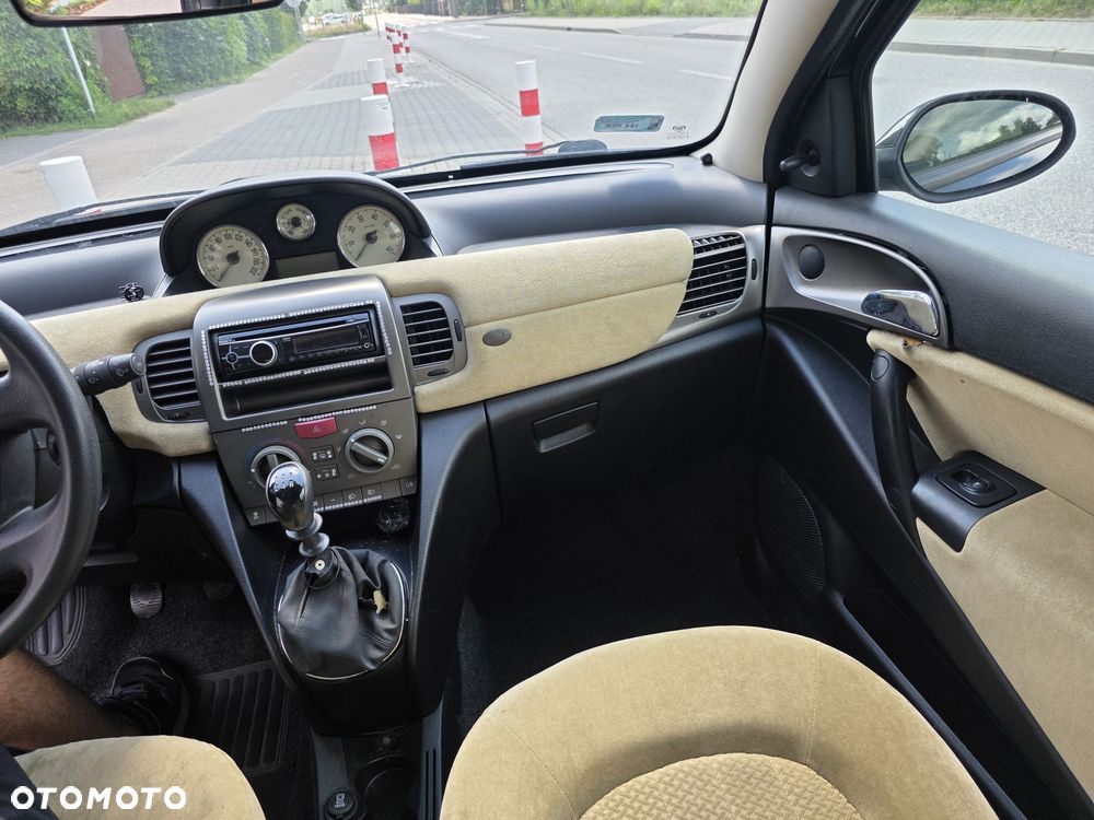 Lancia Ypsilon - 6