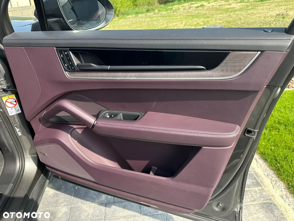 Porsche Cayenne Standard - 8