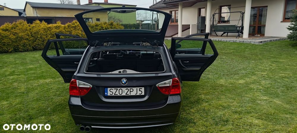 BMW Seria 3 330i - 8