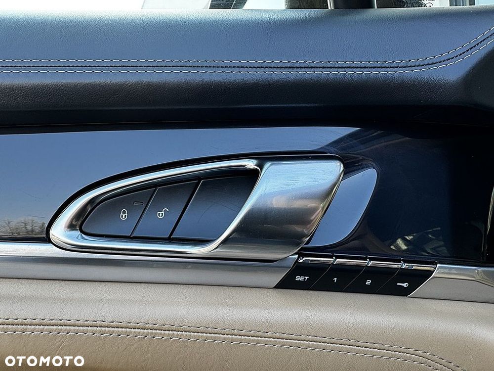 Porsche Panamera 4 - 18