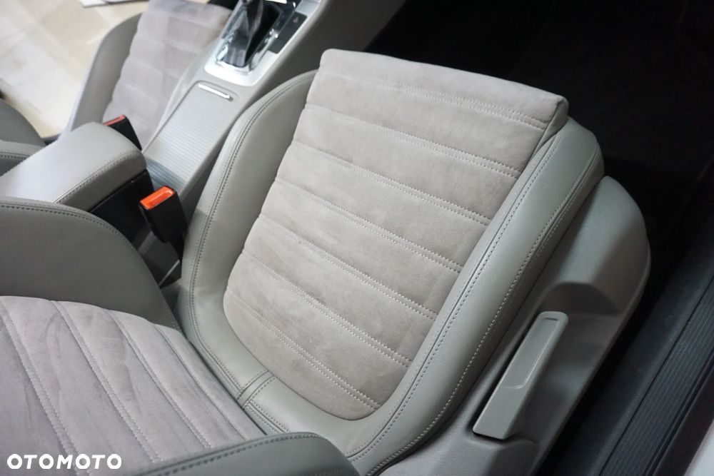 Volkswagen Passat Variant 2.0 TDI DSG Highline - 26
