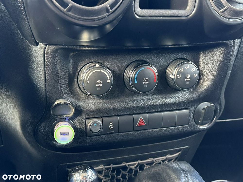 Jeep Wrangler - 38