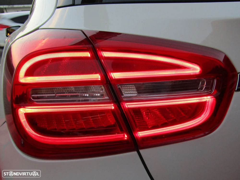 Mercedes-Benz GLA 200 d 4Matic 7G-DCT AMG Line - 14