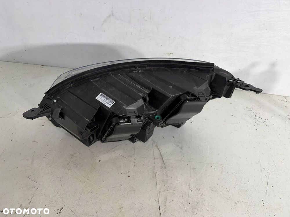 lampa prawy przód prawa przednia citroen jumpy iii eu - 9