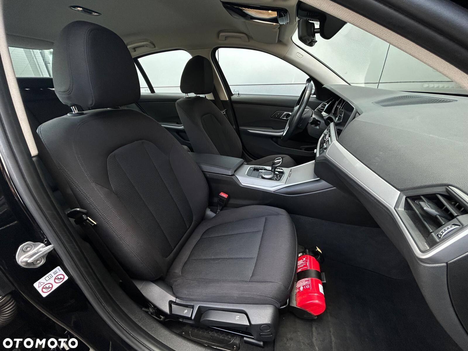 BMW Seria 3 320i Advantage - 16
