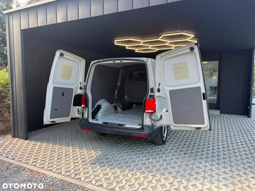 Volkswagen Transporter - 7