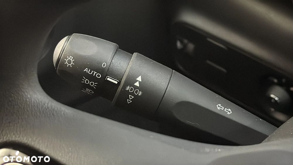 Citroën C3 1.2 PureTech Shine - 24