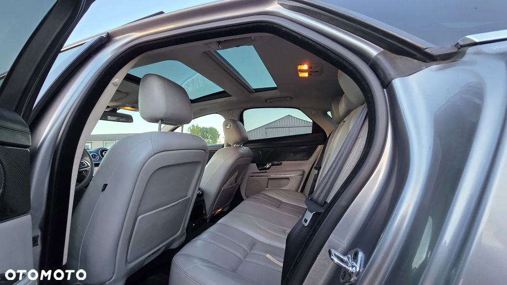 Jaguar XJ 3.0 D V6 Premium Luxury - 12