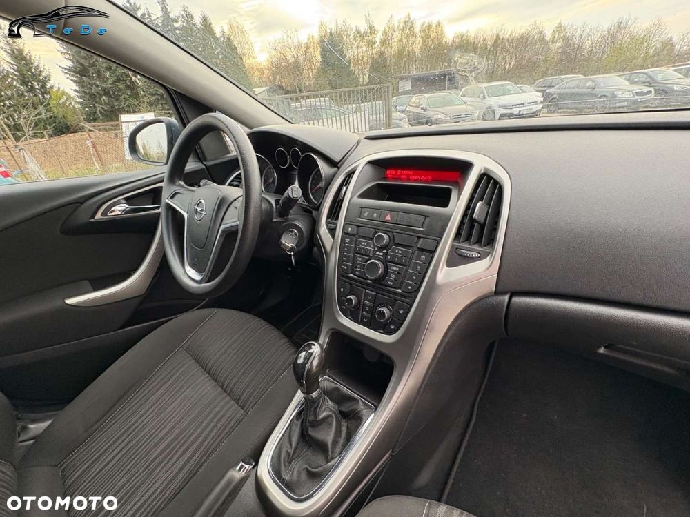 Opel Astra 2.0 CDTI Cosmo - 33