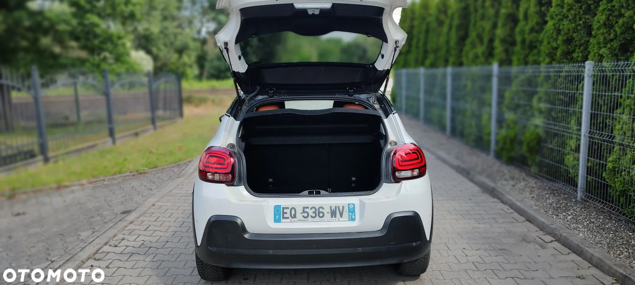Citroën C3 1.2 PureTech Shine S&S - 8