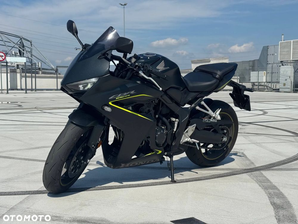 Honda CBR - 1