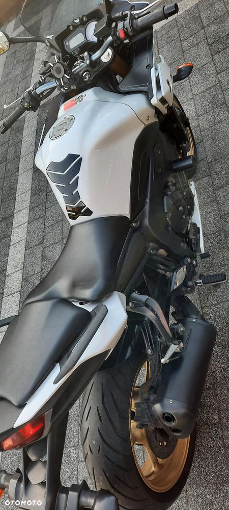 Yamaha FZ8 - 7
