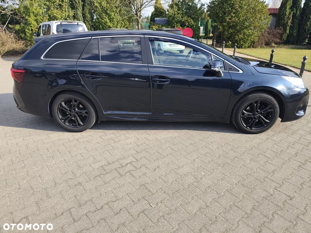 Toyota Avensis 1.8 Premium MS - 4