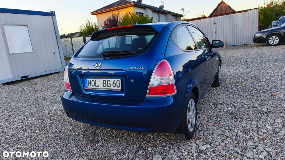 Hyundai Accent - 8