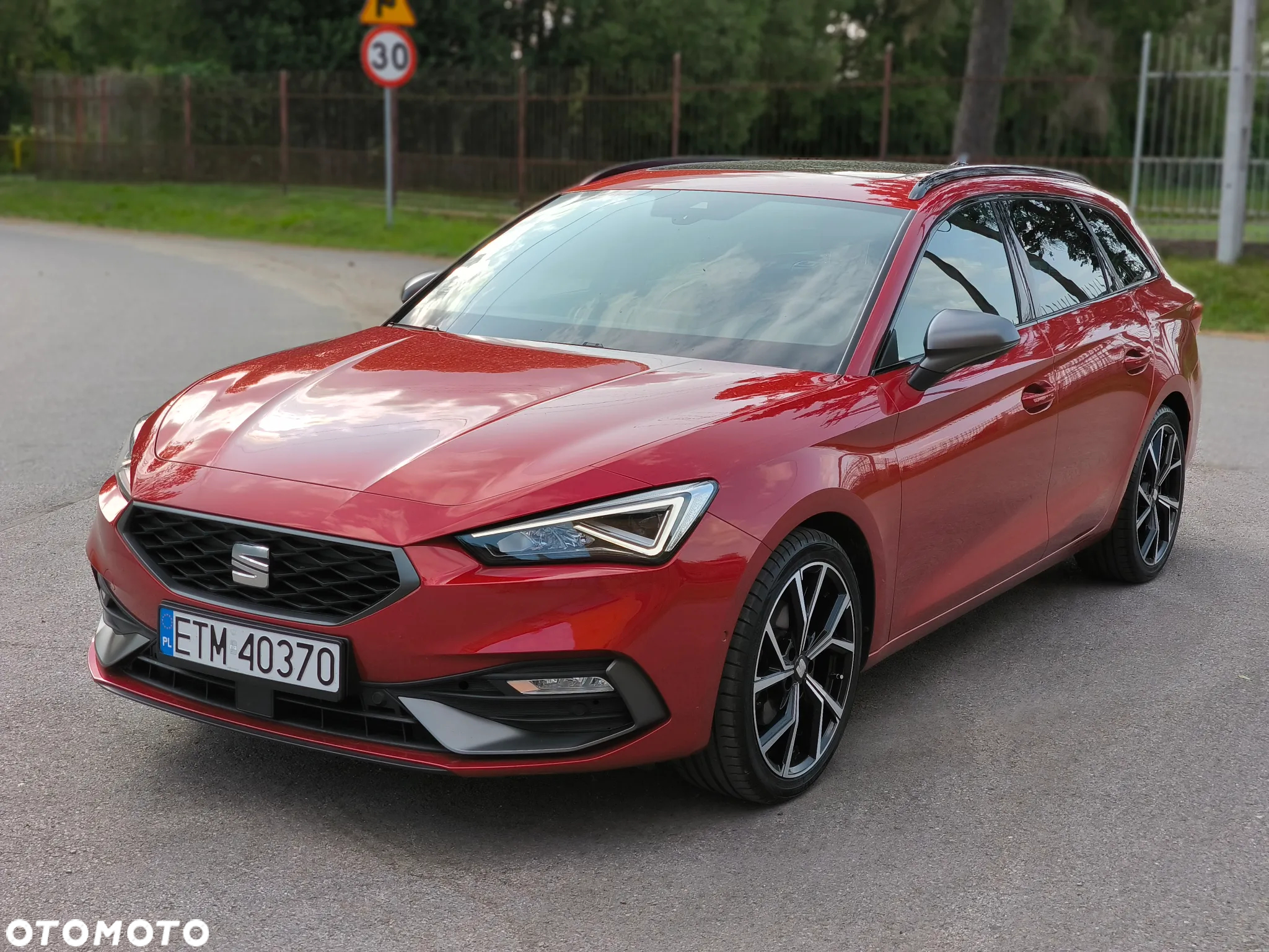 Seat Leon Sportstourer 1.5 eTSI OPF DSG FR Black Edition - 2