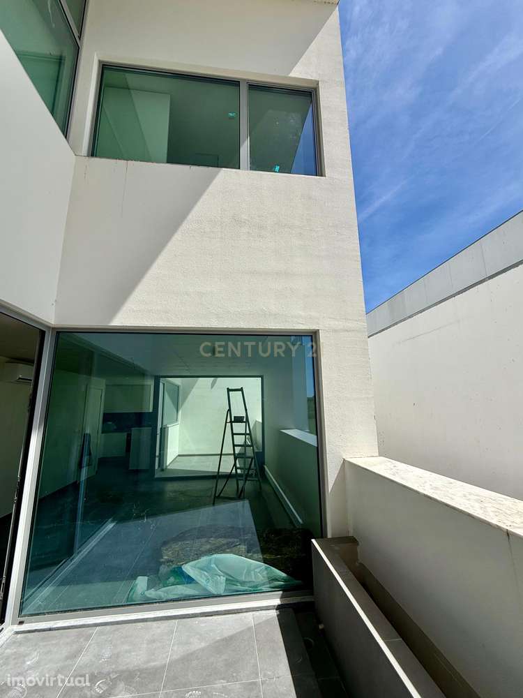 Apartamento Triplex com Piscina Privada e Vista Única no Centro de Alc - Grande imagem: 5/26