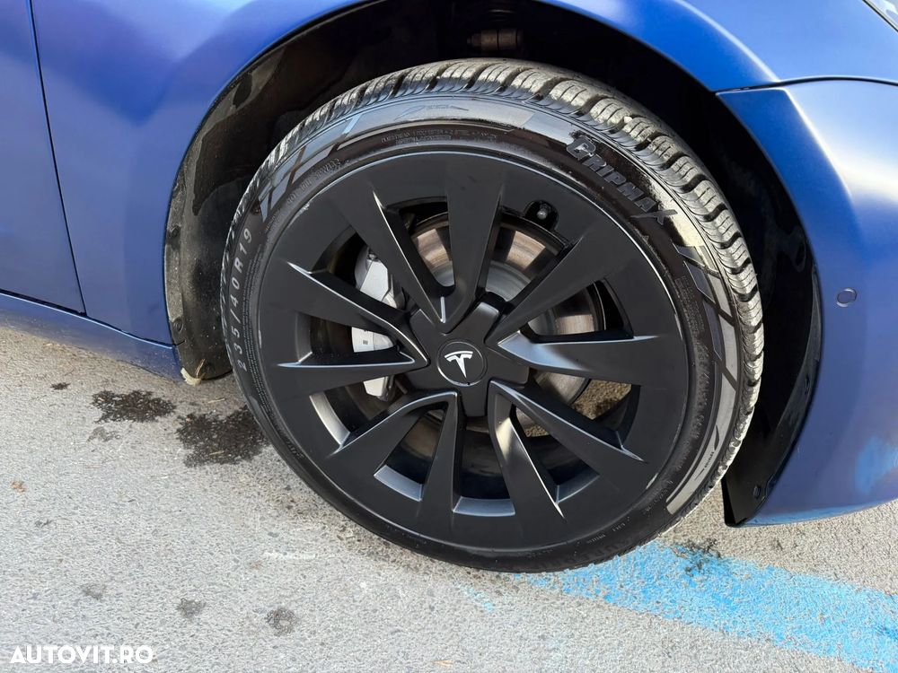 Tesla Model 3 - 9