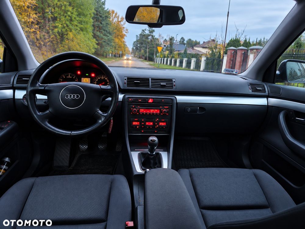 Audi A4 Limousine - 5