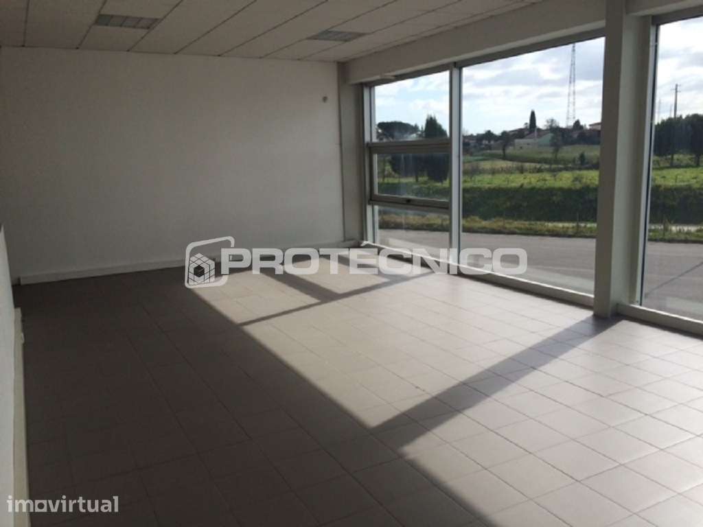 Armazém c/ 1.219m2 – Z. I. de Barrô - Grande imagem: 5/8