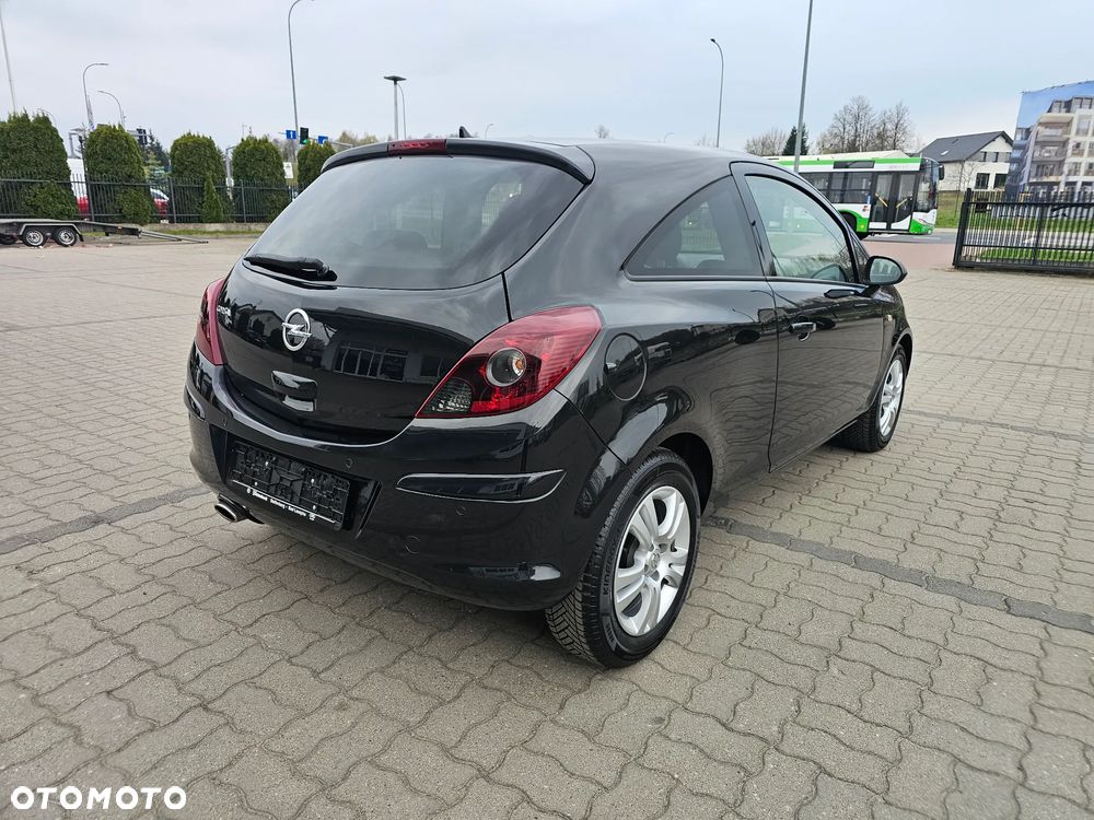 Opel Corsa 1.4 16V Sport - 4