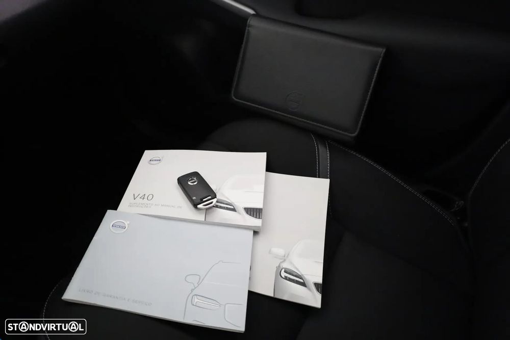 Volvo V40 2.0 D3 Momentum - 37