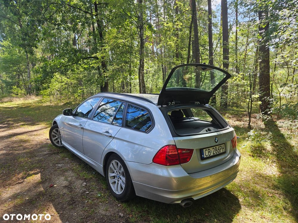 BMW Seria 3 320d DPF Efficient Dynamics Edition - 5