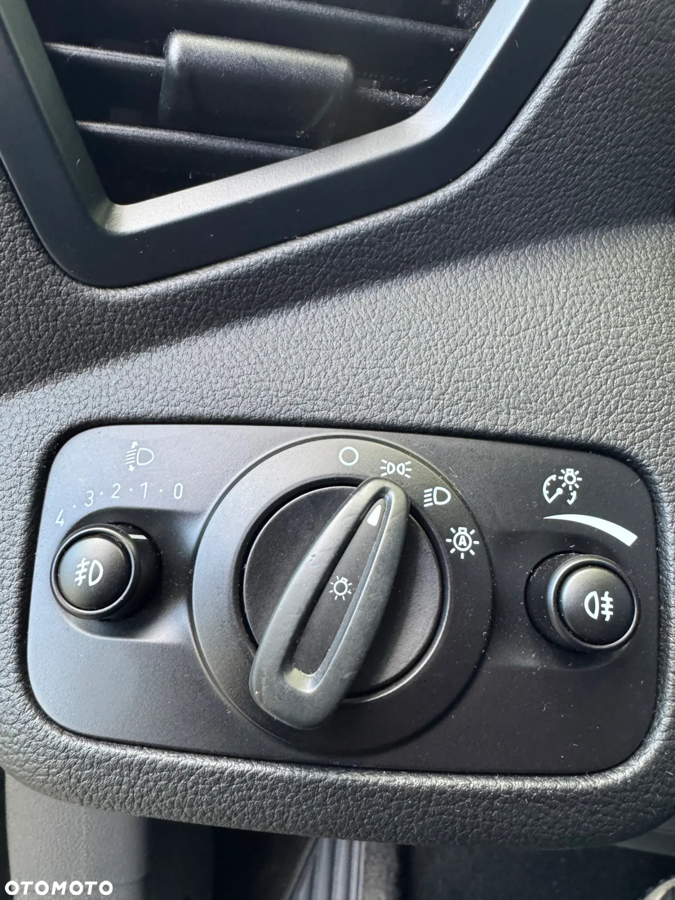 Ford C-MAX 1.5 EcoBoost Start-Stop-System COOL&CONNECT - 25