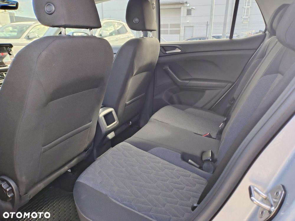 Volkswagen T-Cross - 13