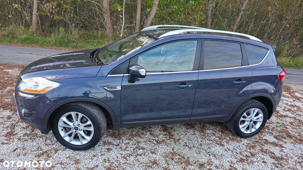 Ford Kuga 2.0 TDCi 2x4 Titanium - 16