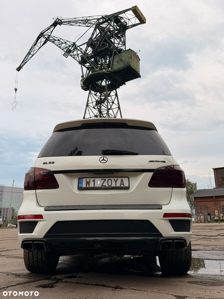 Mercedes-Benz GL 63 AMG - 21