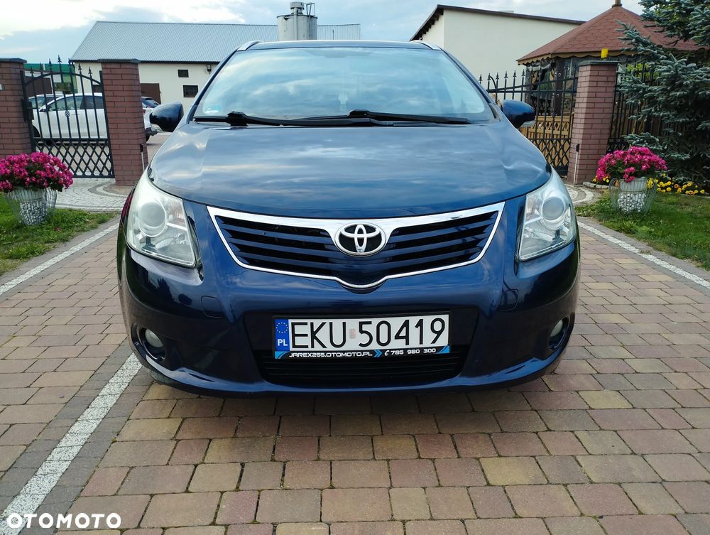 Toyota Avensis - 10
