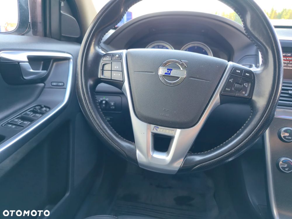Volvo XC 60 D4 AWD Geartronic RDesign - 12