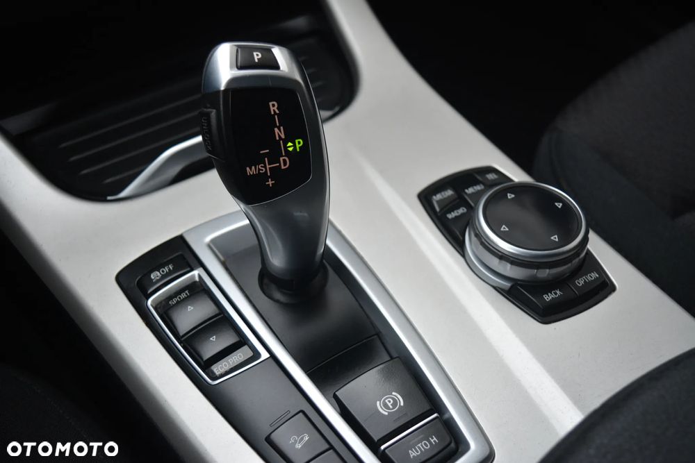 BMW X3 xDrive20d Advantage - 10