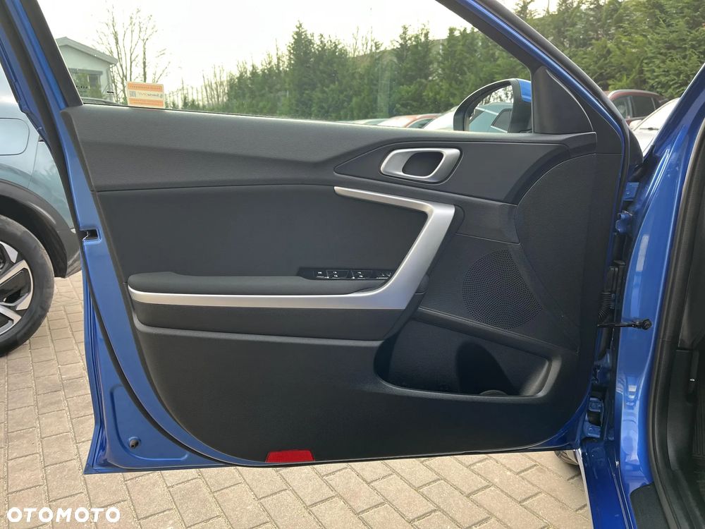 Kia Ceed 1.5 T-GDI M - 10