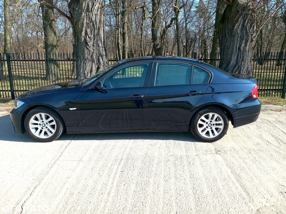 BMW Seria 3 318d - 4