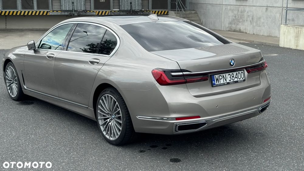 BMW Seria 7 750Li xDrive - 11