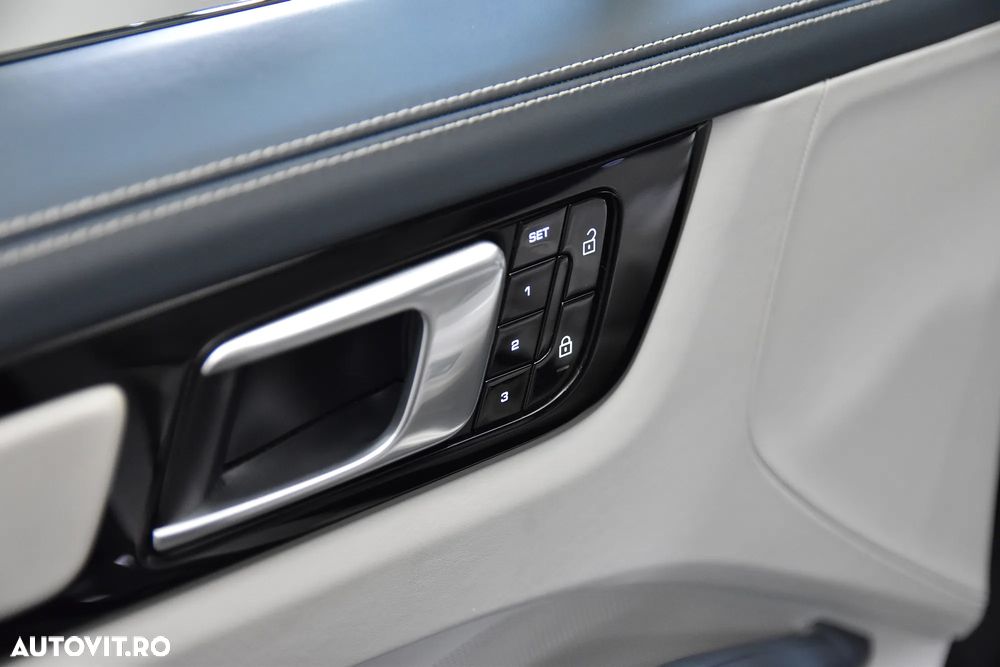 Porsche Cayenne Turbo - 15