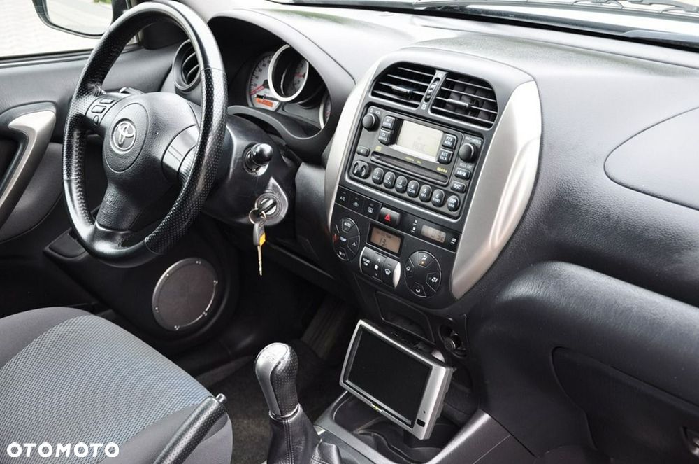 Toyota RAV4 2.0 VVT-i 4x4 - 27