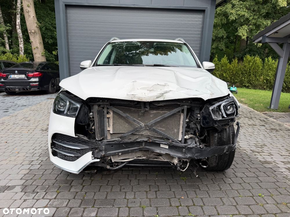 Mercedes-Benz GLE 300 d 4Matic 9G-TRONIC AMG Line - 21