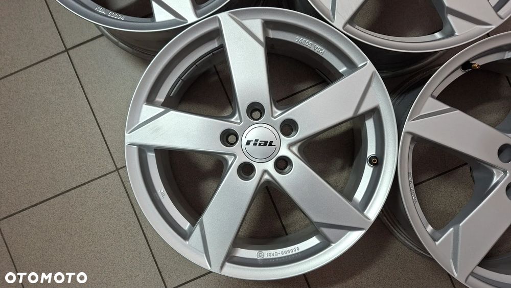 Felgi Aluminiowe 17 Audi A4 B7 5x112 ET 38 Rial Kodak - 2